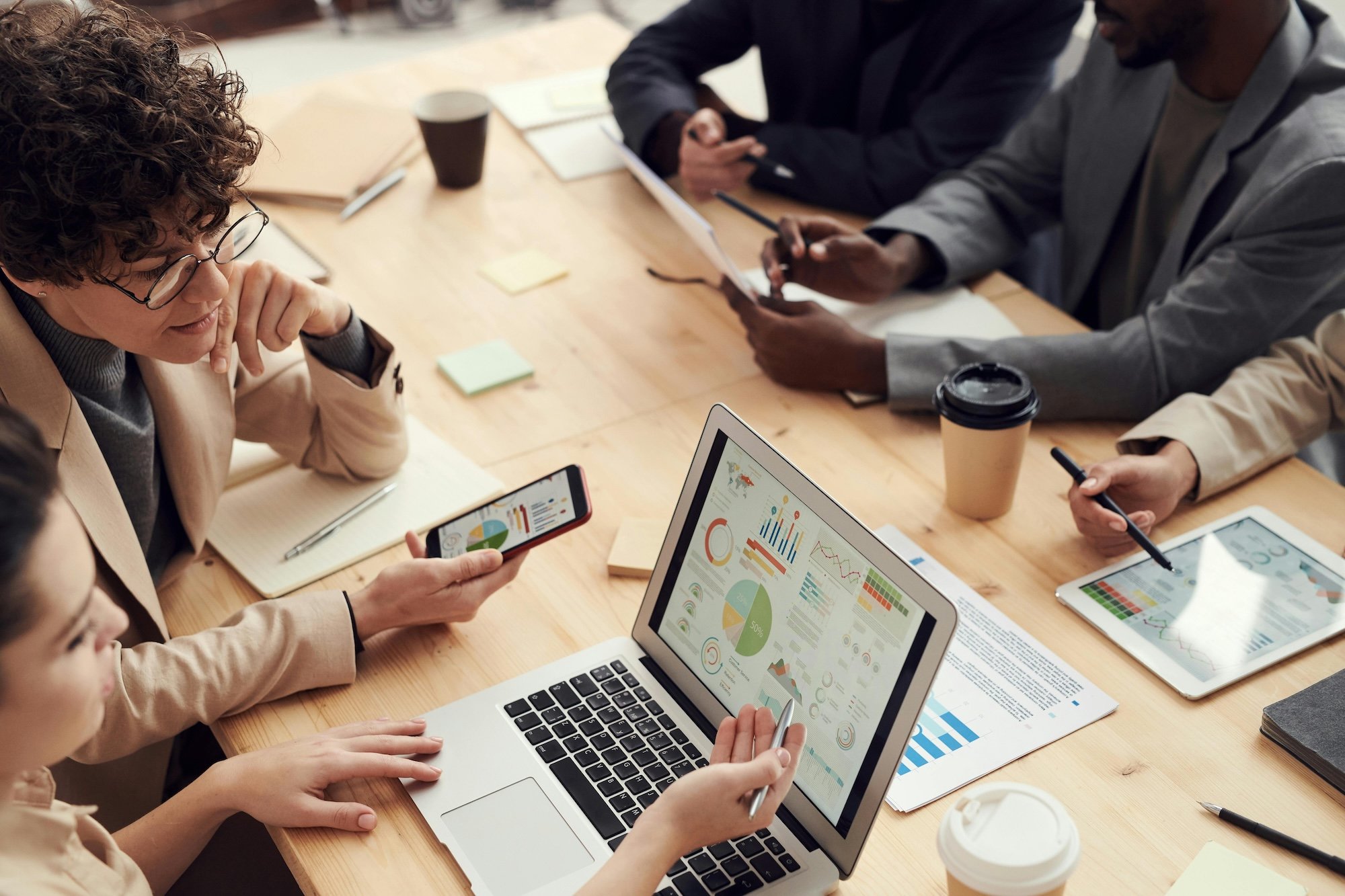 Telling the whole story: Content strategy beyond CSRD compliance